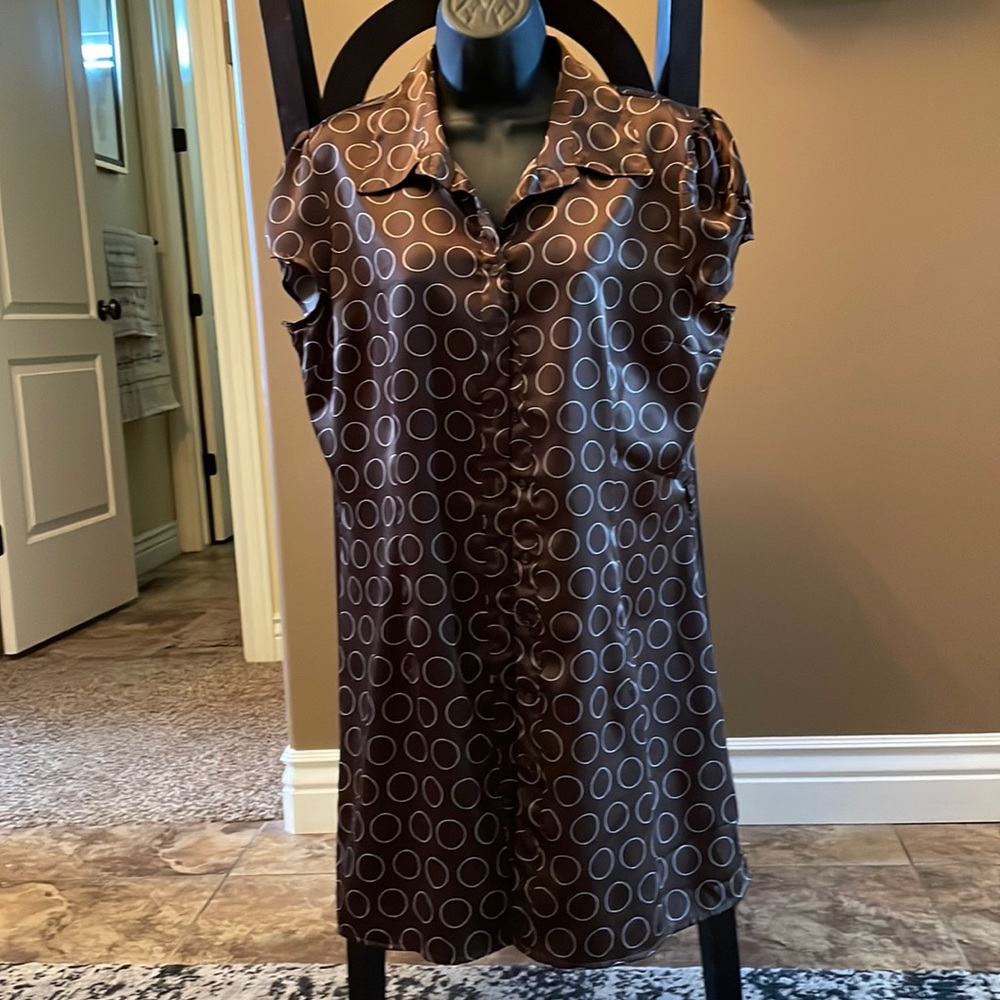 Petite large brown dress